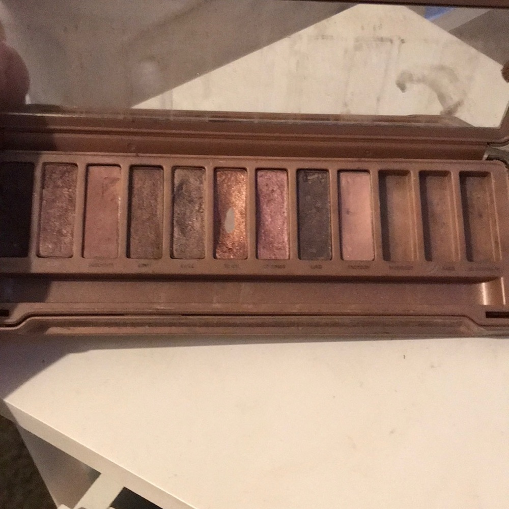 Naked 3 Pallet